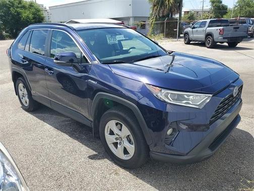 2020 Toyota RAV4 Hybrid XLE