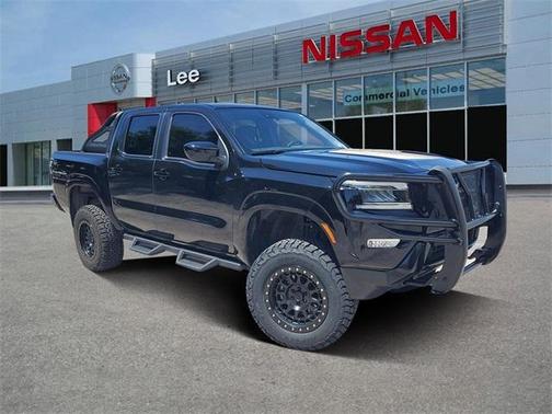 2023 Nissan Frontier SV