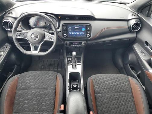 2021 Nissan Kicks SR