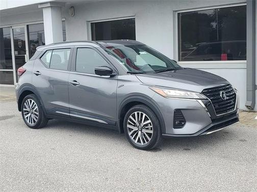 2021 Nissan Kicks SR