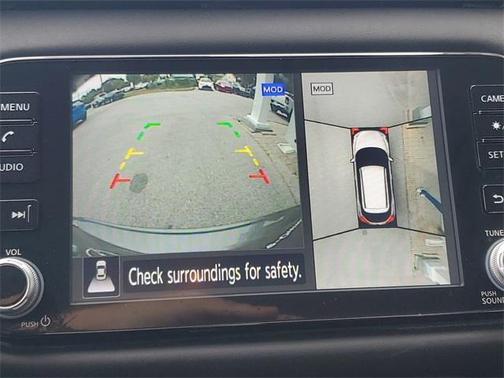 2021 Nissan Kicks SR