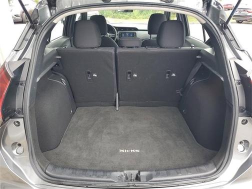 2021 Nissan Kicks SR