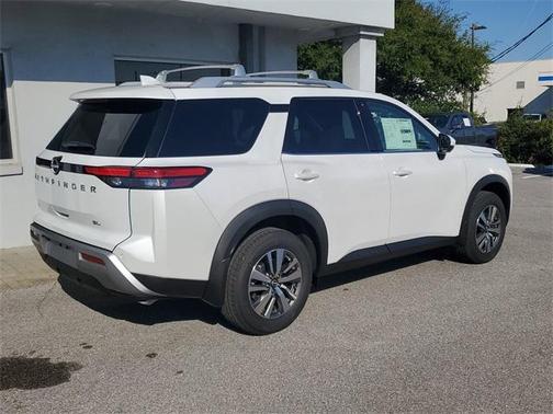 2025 Nissan Pathfinder SL