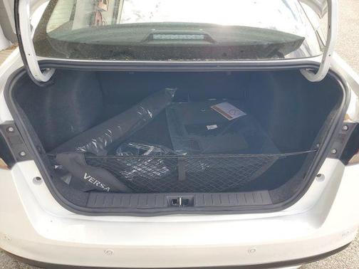 2025 Nissan Versa 1.6 SR