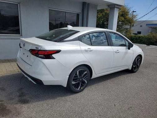 2025 Nissan Versa 1.6 SR