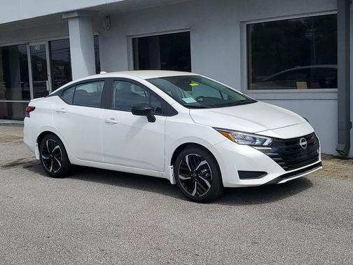 2025 Nissan Versa 1.6 SR