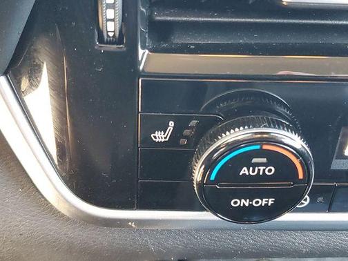 Blue / Black 2021 Nissan Rogue SL