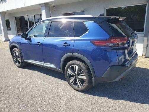Blue / Black 2021 Nissan Rogue SL