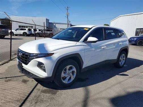 2024 Hyundai TUCSON SE