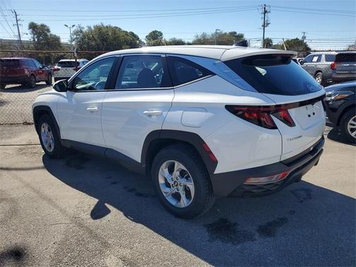 2024 Hyundai TUCSON SE