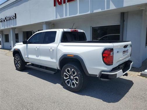 2024 GMC Canyon AT4