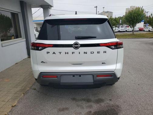 Everest White P 2026 Nissan Pathfinder SL