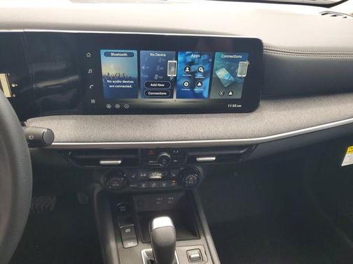 Canyon Bronze M 2026 Nissan Kicks SV