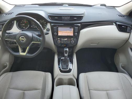 Pearl White 2019 Nissan Rogue Sport SL