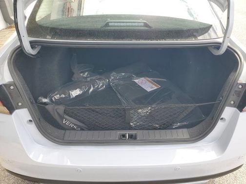 2025 Nissan Versa 1.6 SR