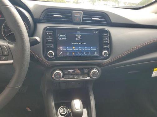 2025 Nissan Versa 1.6 SR