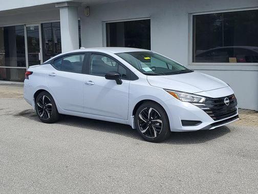 2025 Nissan Versa 1.6 SR