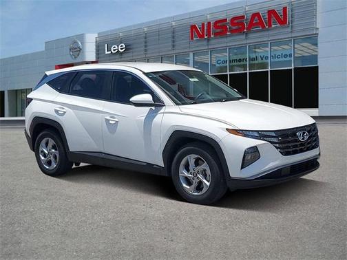 2023 Hyundai TUCSON SE