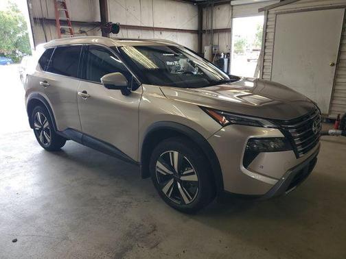 Champagne Silver 2025 Nissan Rogue SL