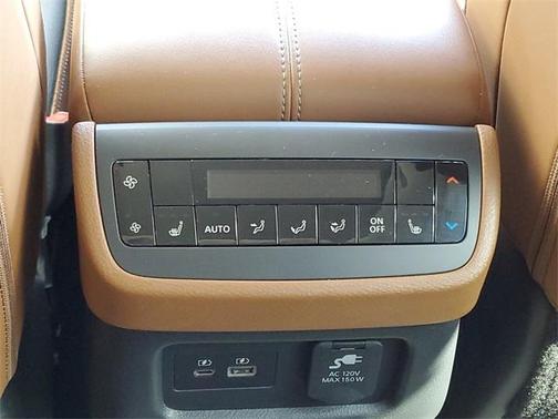 2023 Nissan Pathfinder Platinum