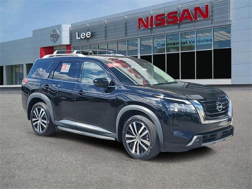 2023 Nissan Pathfinder Platinum