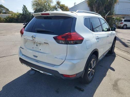Pearl White 2017 Nissan Rogue SL
