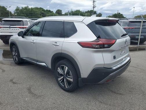 Brilliant Silver Metallic 2023 Nissan Rogue SL