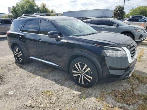 Black 2023 Nissan Pathfinder Platinum