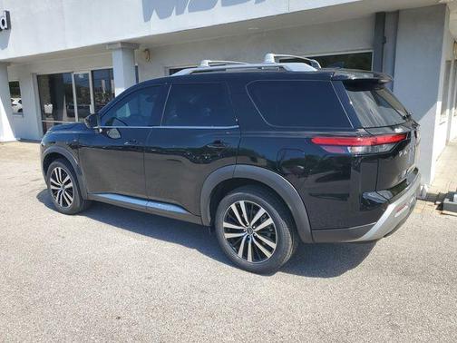 Black 2023 Nissan Pathfinder Platinum