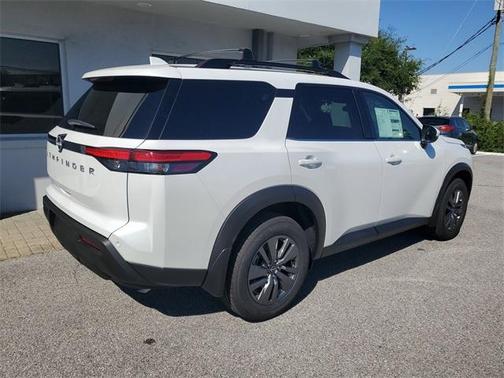 2025 Nissan Pathfinder SV