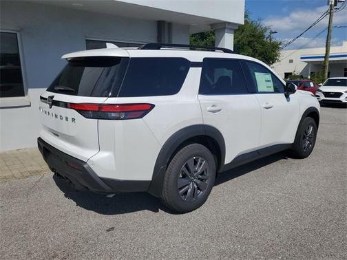 2025 Nissan Pathfinder SV