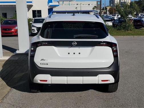 2026 Nissan Kicks SV