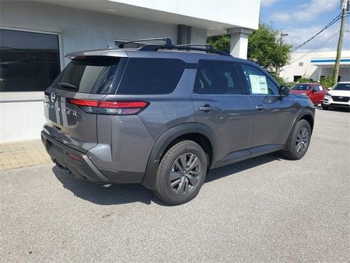 2025 Nissan Pathfinder SV