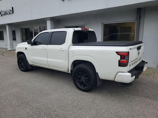 Glacier White 2026 Nissan Frontier SV