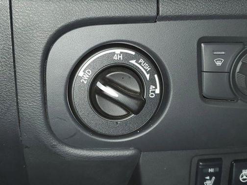 Glacier White 2026 Nissan Frontier SV