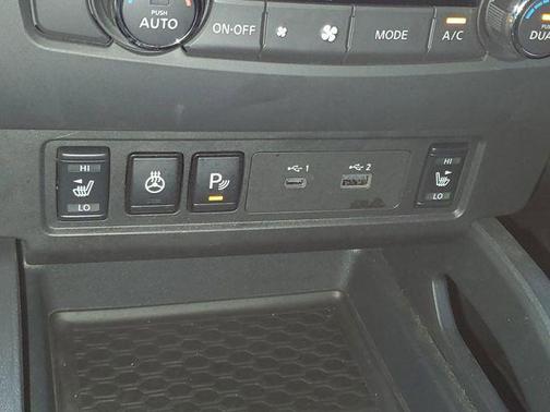 Glacier White 2026 Nissan Frontier SV