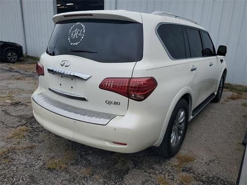 2017 INFINITI QX80 Base