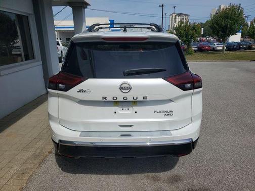 Everest White P 2026 Nissan Rogue Platinum