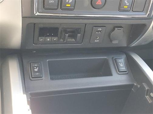 2017 Nissan Titan XD SL