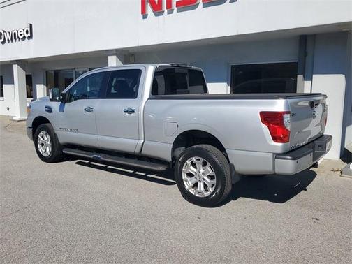 2017 Nissan Titan XD SL