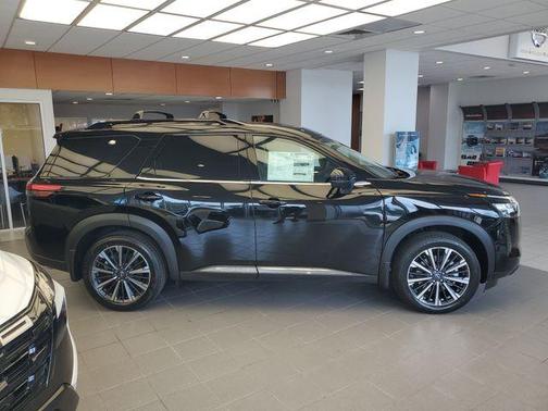 Super Black 2026 Nissan Pathfinder Platinum
