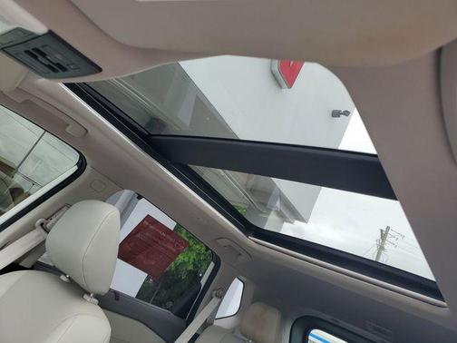 White 2021 Nissan Rogue SV