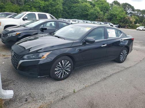Black 2025 Nissan Altima SV