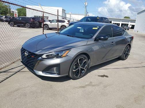 Gun Metallic 2024 Nissan Altima 2.5 SR