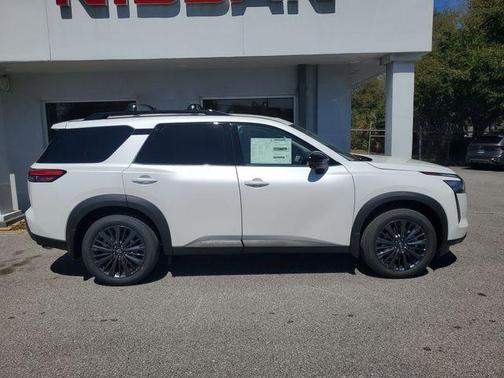 Everest White P 2026 Nissan Pathfinder SL