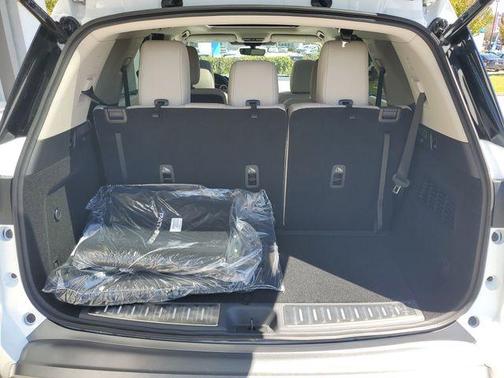 Everest White P 2026 Nissan Pathfinder SL