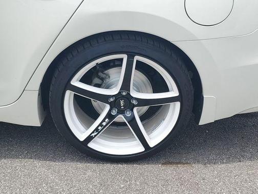 White 2019 Nissan Maxima 3.5 Platinum