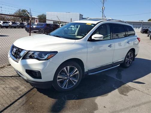 2020 Nissan Pathfinder Platinum