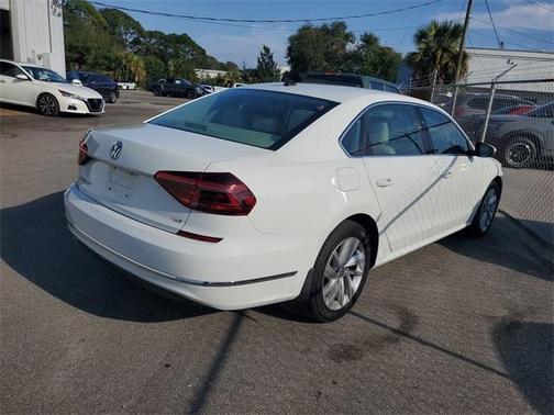 2018 Volkswagen Passat 2.0T SE