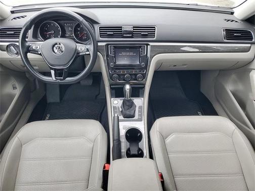 2018 Volkswagen Passat 2.0T SE